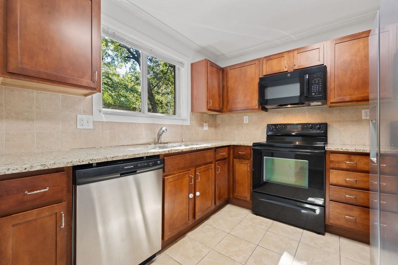 103 Sue Ann Ct - Photo 5 of 16