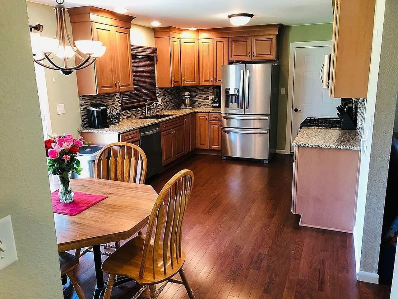1138 E Grant St - Photo 5 of 20