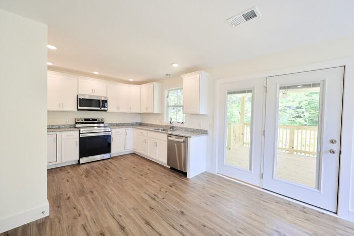 2013 Rosemary Dr - Photo 4 of 24