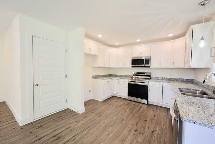 2013 Rosemary Dr - Photo 6 of 24