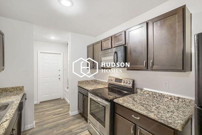 2301 Victory St - Photo 5 of 14