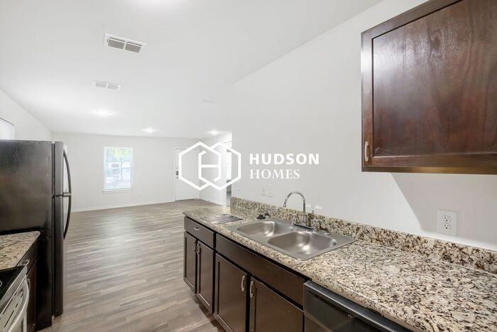 2301 Victory St - Photo 6 of 14
