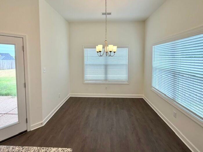 10  Hughetta Street South - Photo 4 of 12