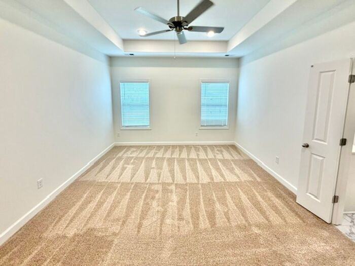 10  Hughetta Street South - Photo 5 of 12