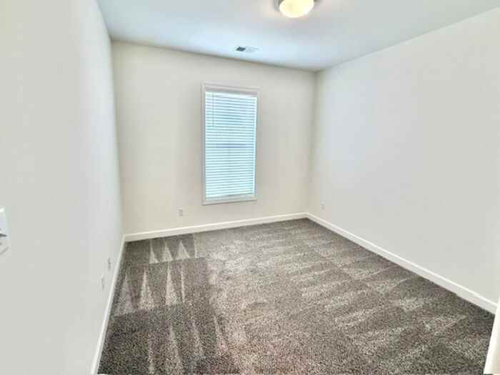 10  Hughetta Street South - Photo 7 of 12
