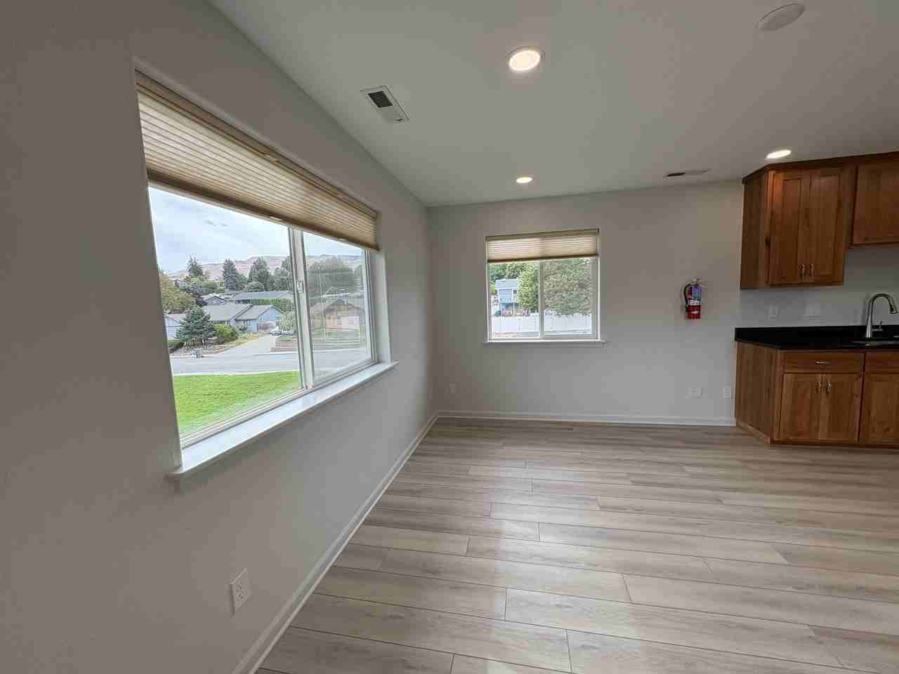 2557 Cordell St #1 - Photo 5 of 38