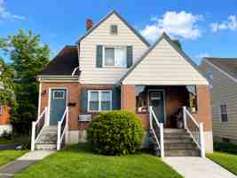 featured image of 4131 Oakwood Ave #2