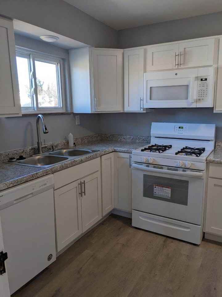 4131 Oakwood Ave #2 - Photo 2 of 19