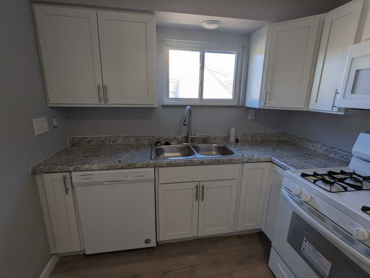 4131 Oakwood Ave #2 - Photo 3 of 19