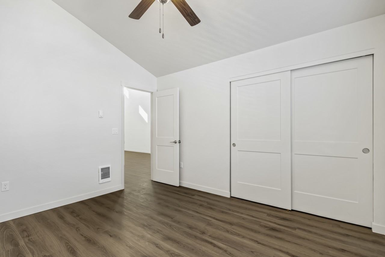 304 E Rr Ave #C302 - Photo 4 of 9