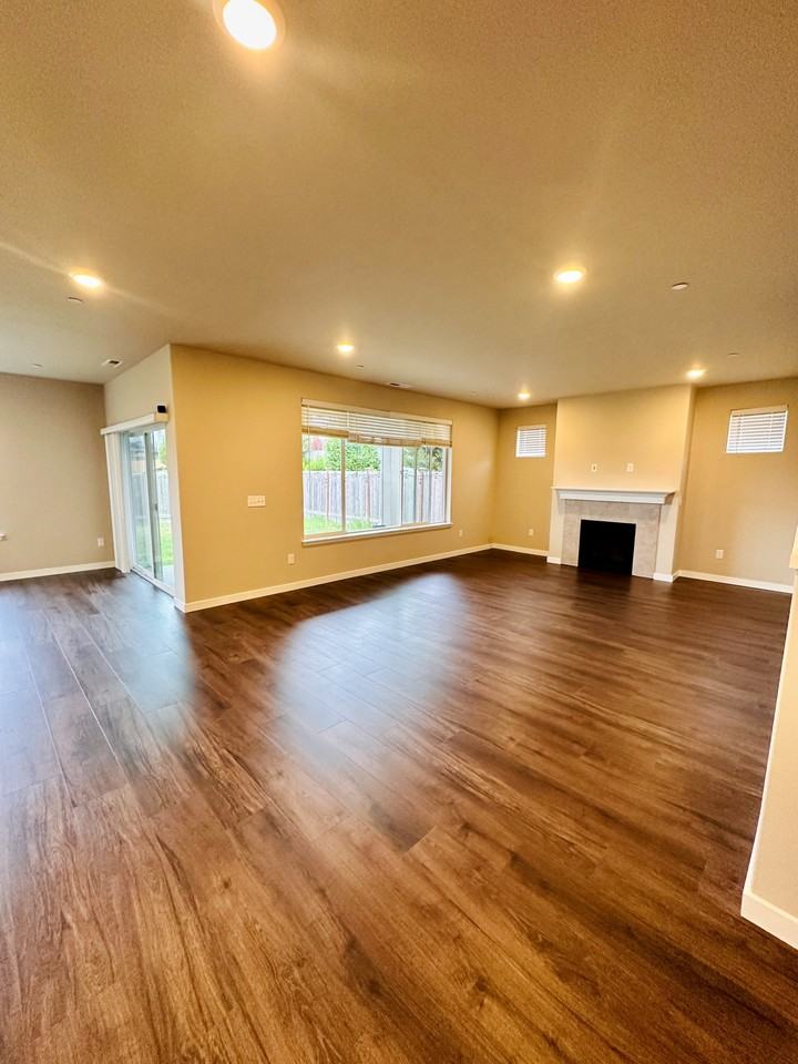 8023 35th St Ne #NA - Photo 5 of 30