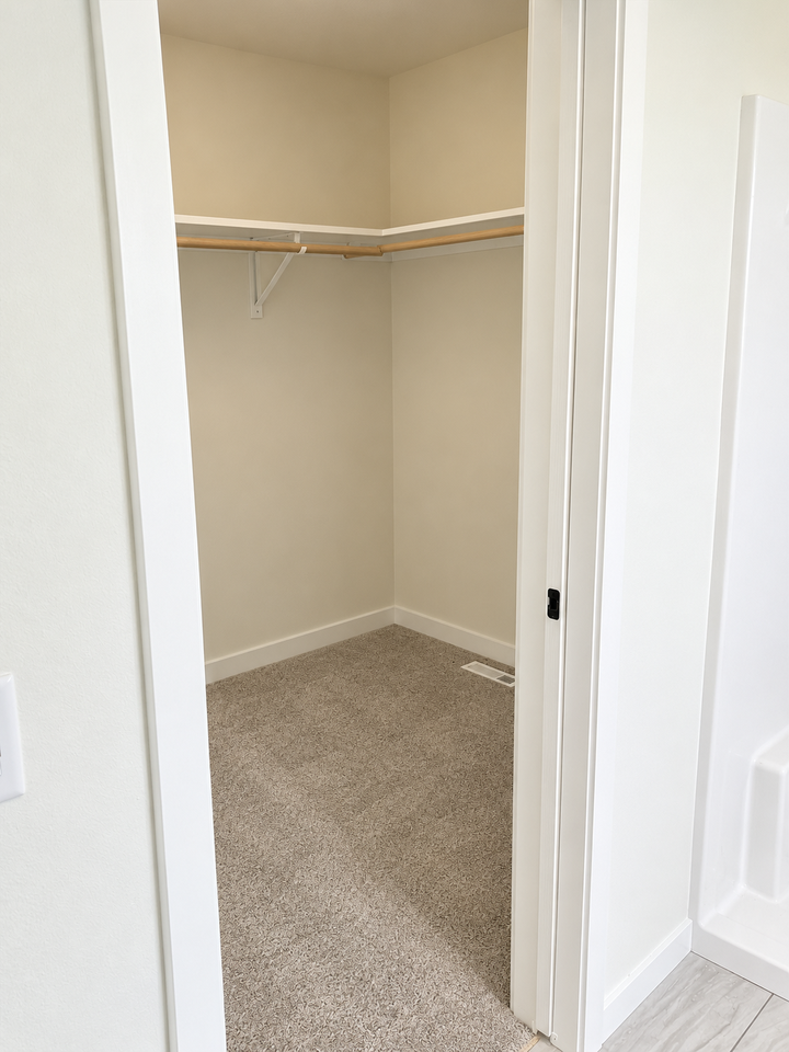 106 Langdon Ct #NA - Photo 6 of 8