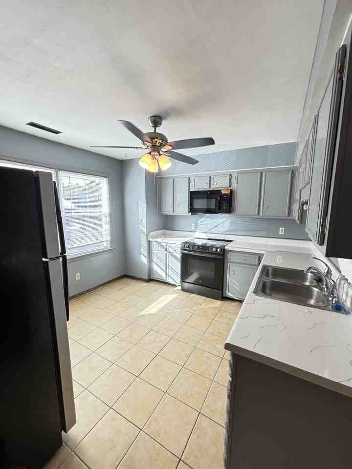 704 Rock Creek Ct #NA - Photo 2 of 4