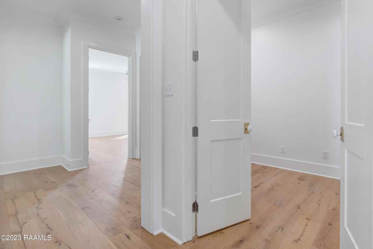 1003 Camellia Blvd #201 - Photo 7 of 17