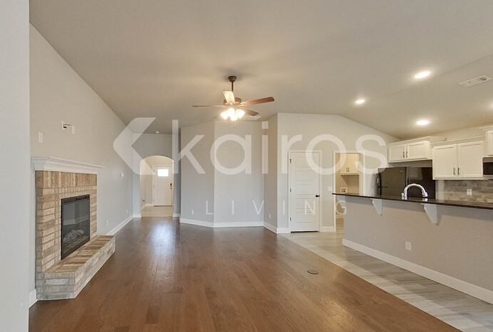 6106 Nw Hancock St - Photo 4 of 25