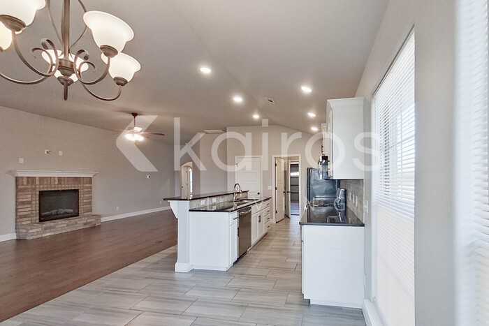 6106 Nw Hancock St - Photo 6 of 25