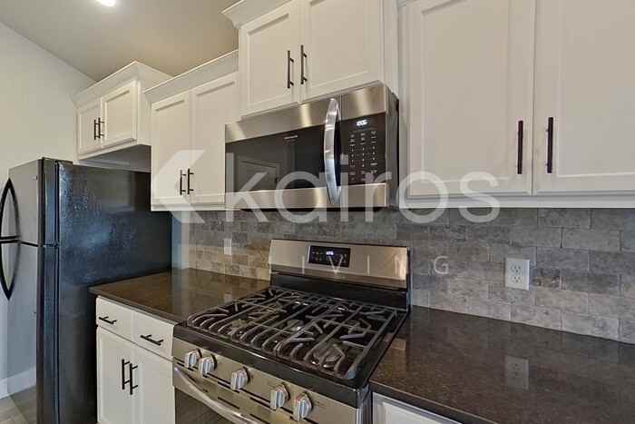 6106 Nw Hancock St - Photo 7 of 25