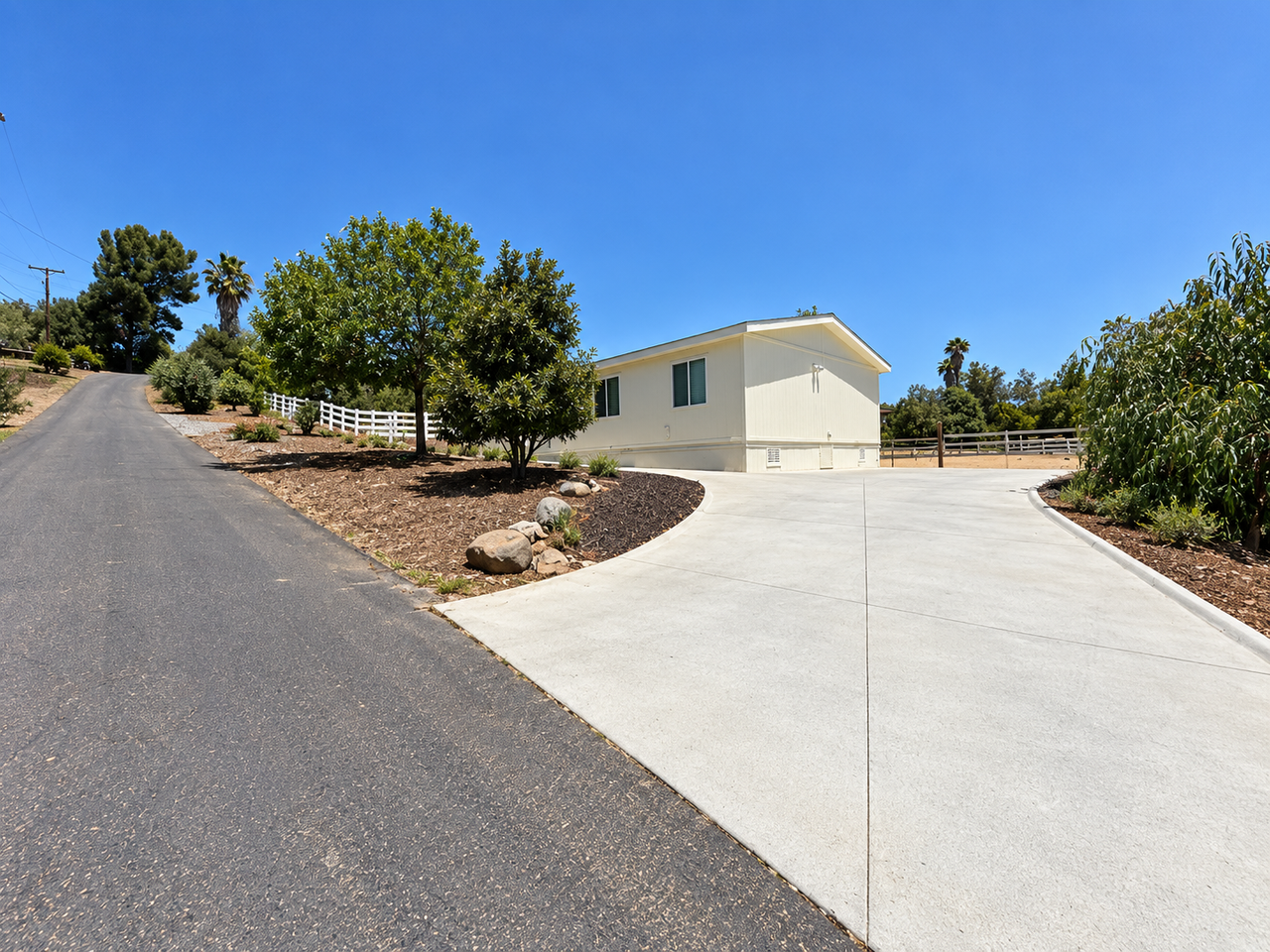 2605 1/2 Kauana Loa Dr #NA