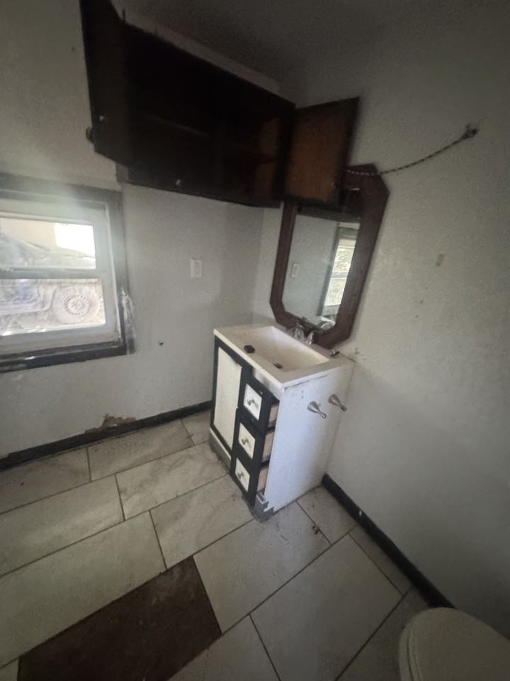 2317 N Fulton Ave #NA - Photo 6 of 36