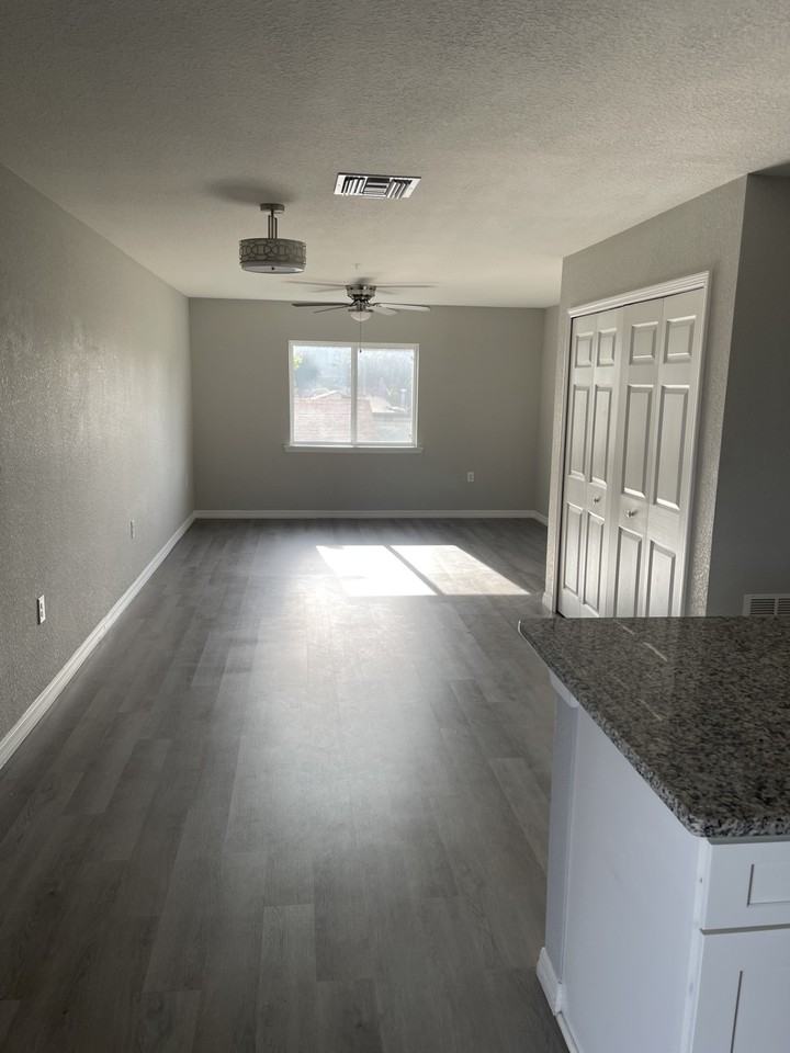 1925 Avenue O Sw #207 - Photo 3 of 10