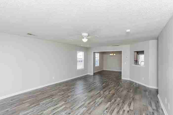 2162 Oak St - Photo 7 of 14