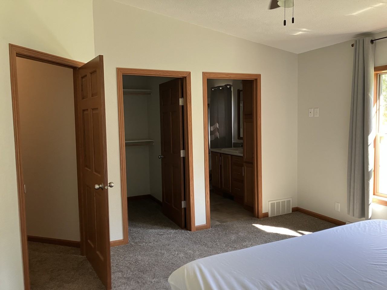 320 1st Ave Ne #NA - Photo 2 of 10