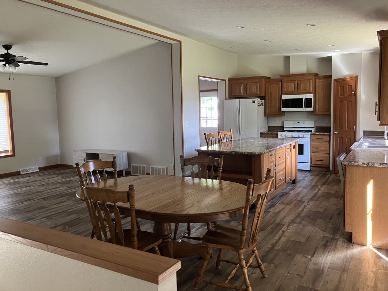 320 1st Ave Ne #NA - Photo 6 of 10
