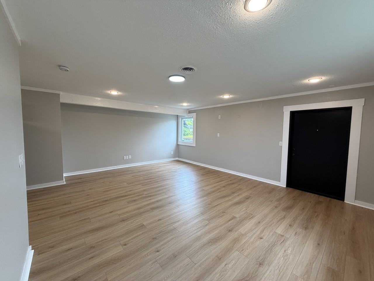 8048 Miller Rd #6 - Photo 4 of 19