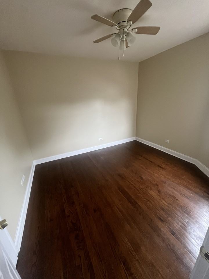 7525 S Ridgeland Ave #2 - Photo 5 of 11