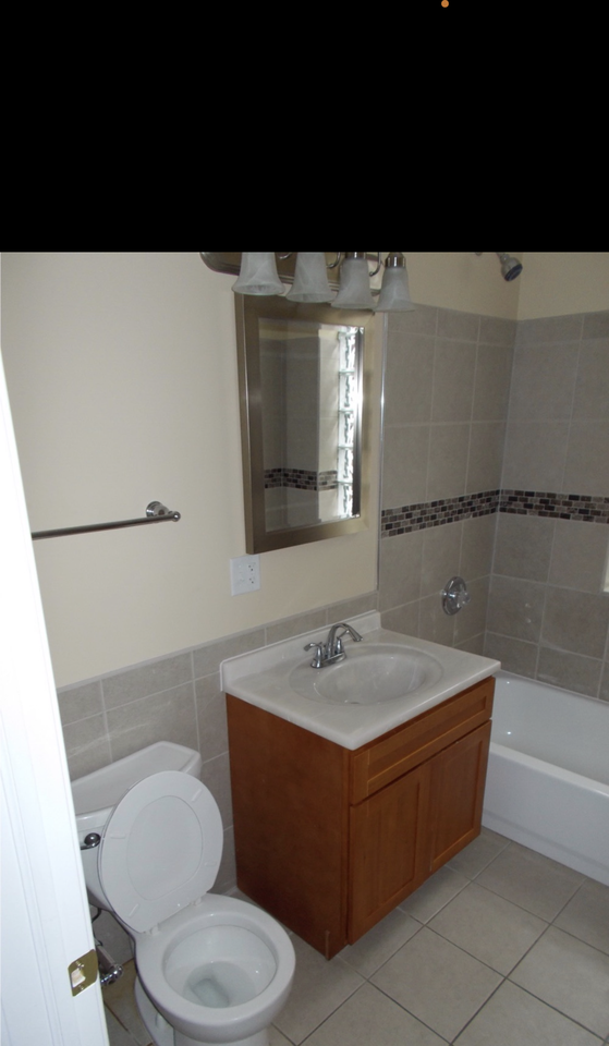 7525 S Ridgeland Ave #2 - Photo 7 of 11