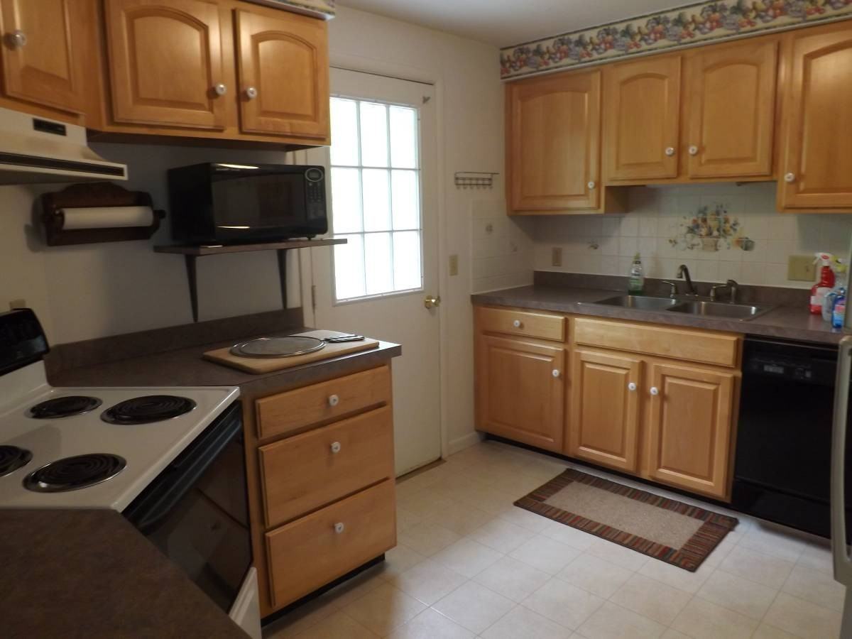 105 E York St - Photo 3 of 18