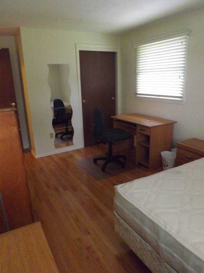 105 E York St - Photo 7 of 18