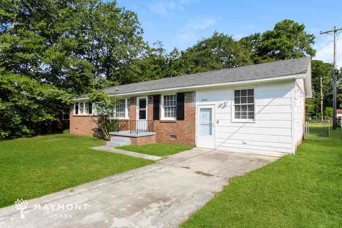 1513 Omega Dr - Photo 4 of 13