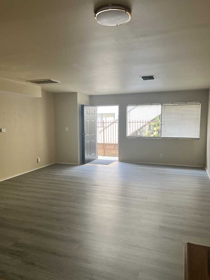 506 Coronado Ave #506 - Photo 5 of 22
