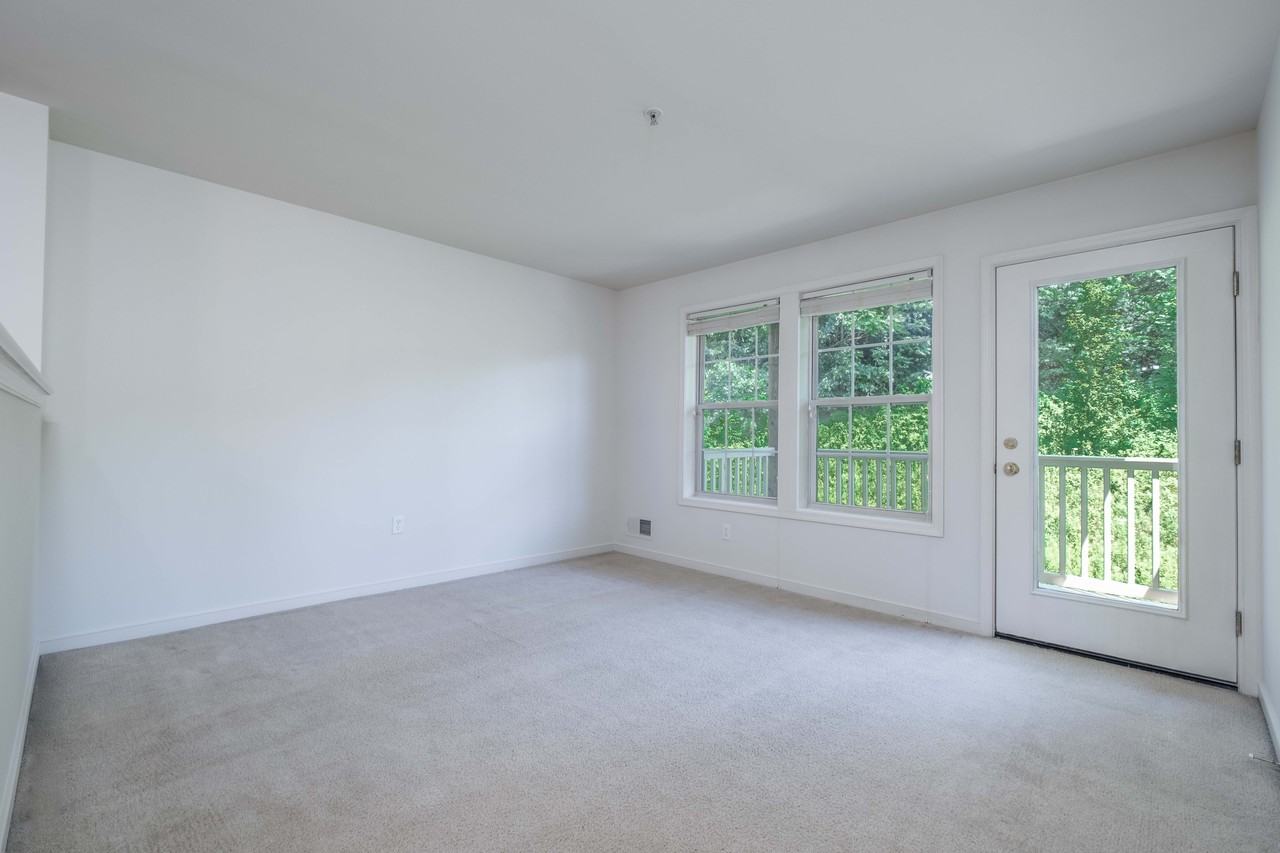 508 Talon Dr - Photo 2 of 13