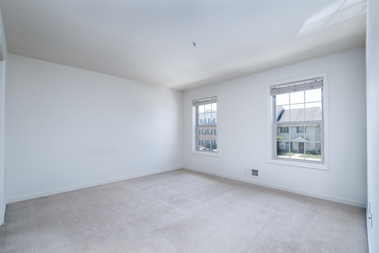 508 Talon Dr - Photo 4 of 13