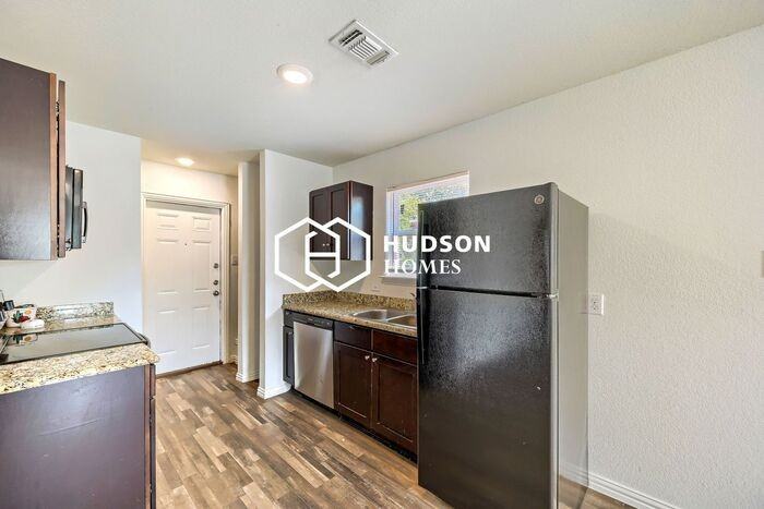 1510 14th St - Photo 5 of 14