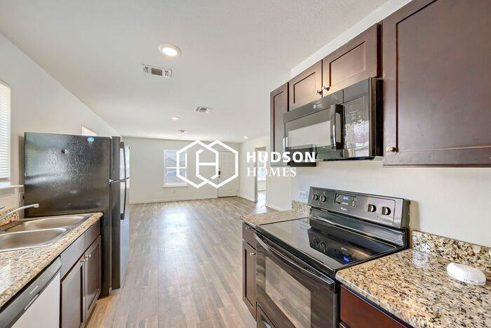 1510 14th St - Photo 6 of 14
