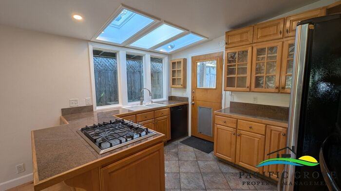 1207 Shafter Ave - Photo 5 of 29