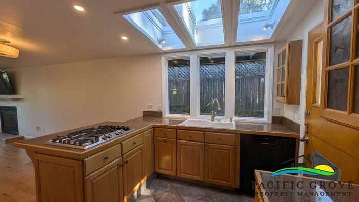 1207 Shafter Ave - Photo 7 of 29