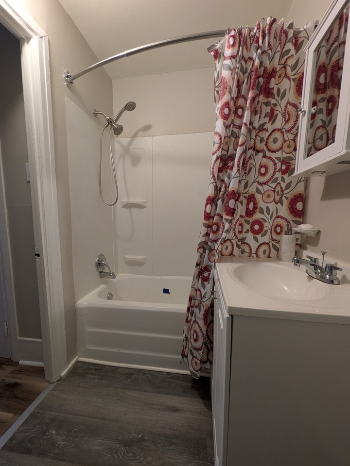 812 Ferry St #1 - Photo 7 of 29