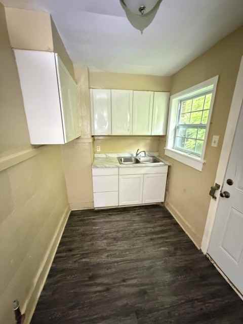 893 N Dunlap St - Photo 5 of 9