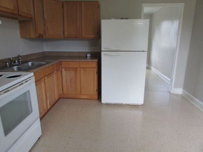 1 Dixie Dr #B - Photo 5 of 9