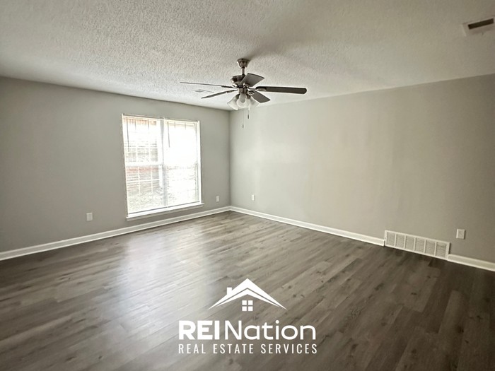 2806 Virginia Woods Pl - Photo 3 of 21