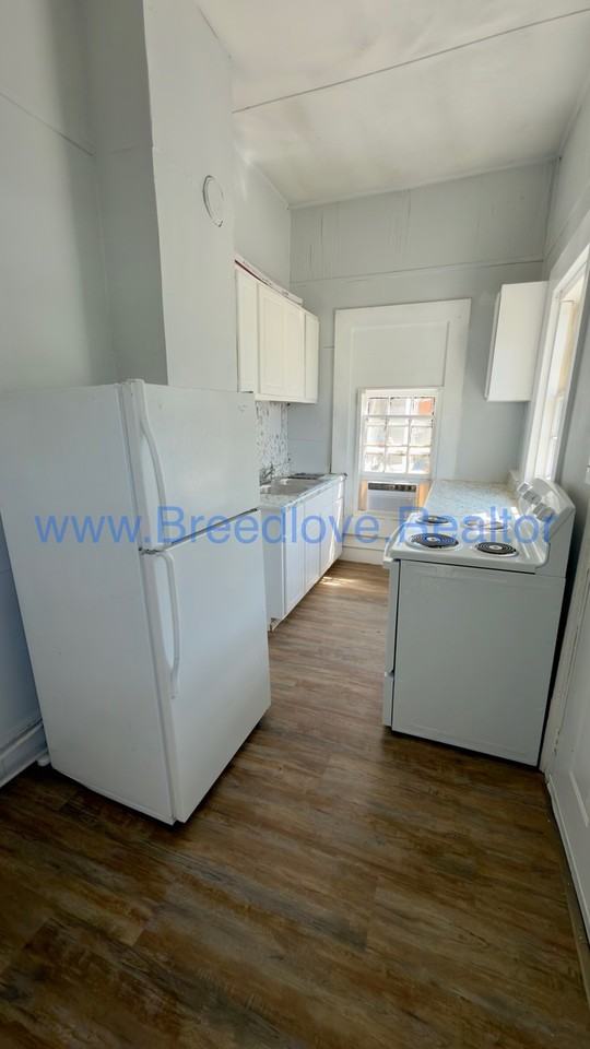 313 Green St E #A - Photo 5 of 6