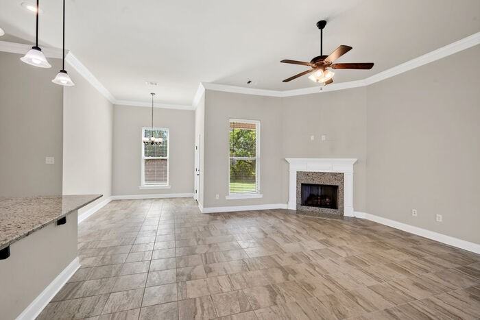 15034 Belhaven St - Photo 6 of 39