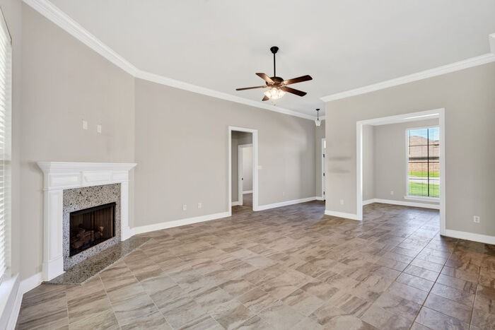 15034 Belhaven St - Photo 7 of 39