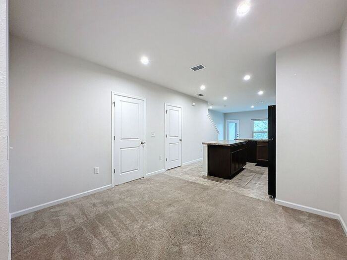 409 Sedgewick Dr - Photo 6 of 41