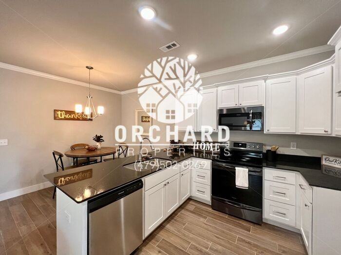 3001 N Conway Dr - Photo 4 of 13
