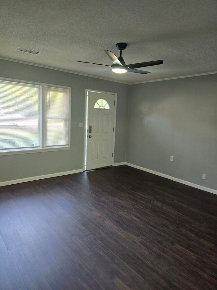 4900 Mission Rd - Photo 5 of 13